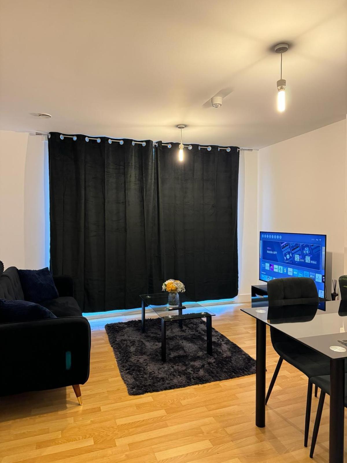 Spacious 2 Bedrooms Apartment In Stratford Лондон Экстерьер фото