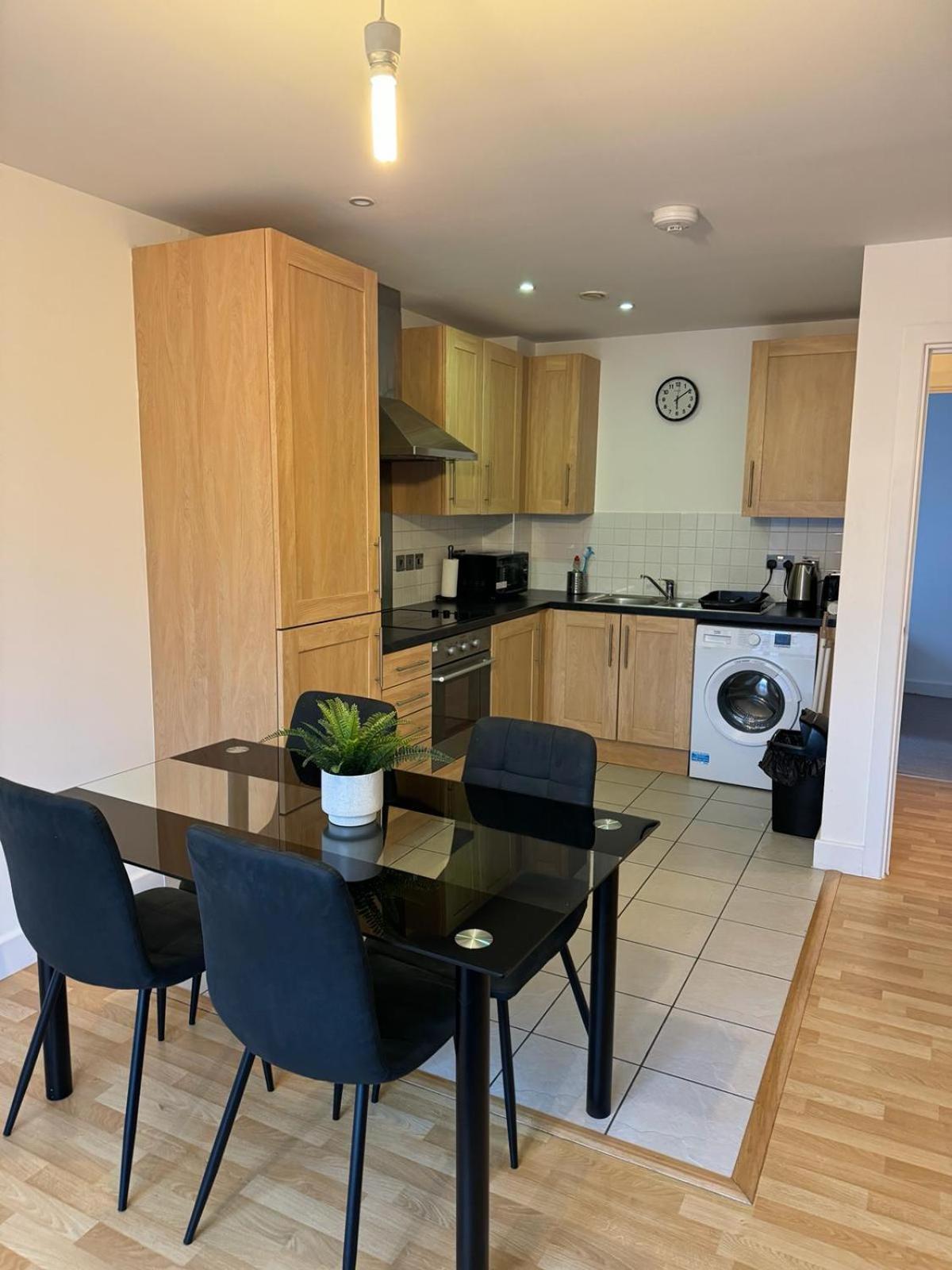 Spacious 2 Bedrooms Apartment In Stratford Лондон Экстерьер фото