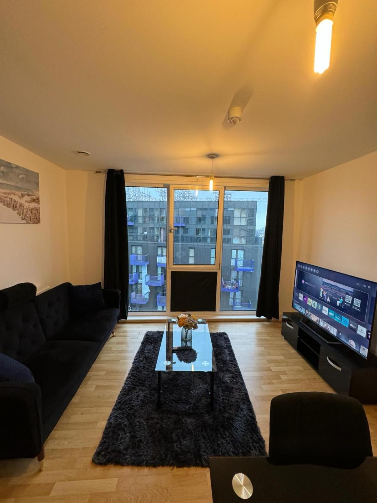 Spacious 2 Bedrooms Apartment In Stratford Лондон Экстерьер фото