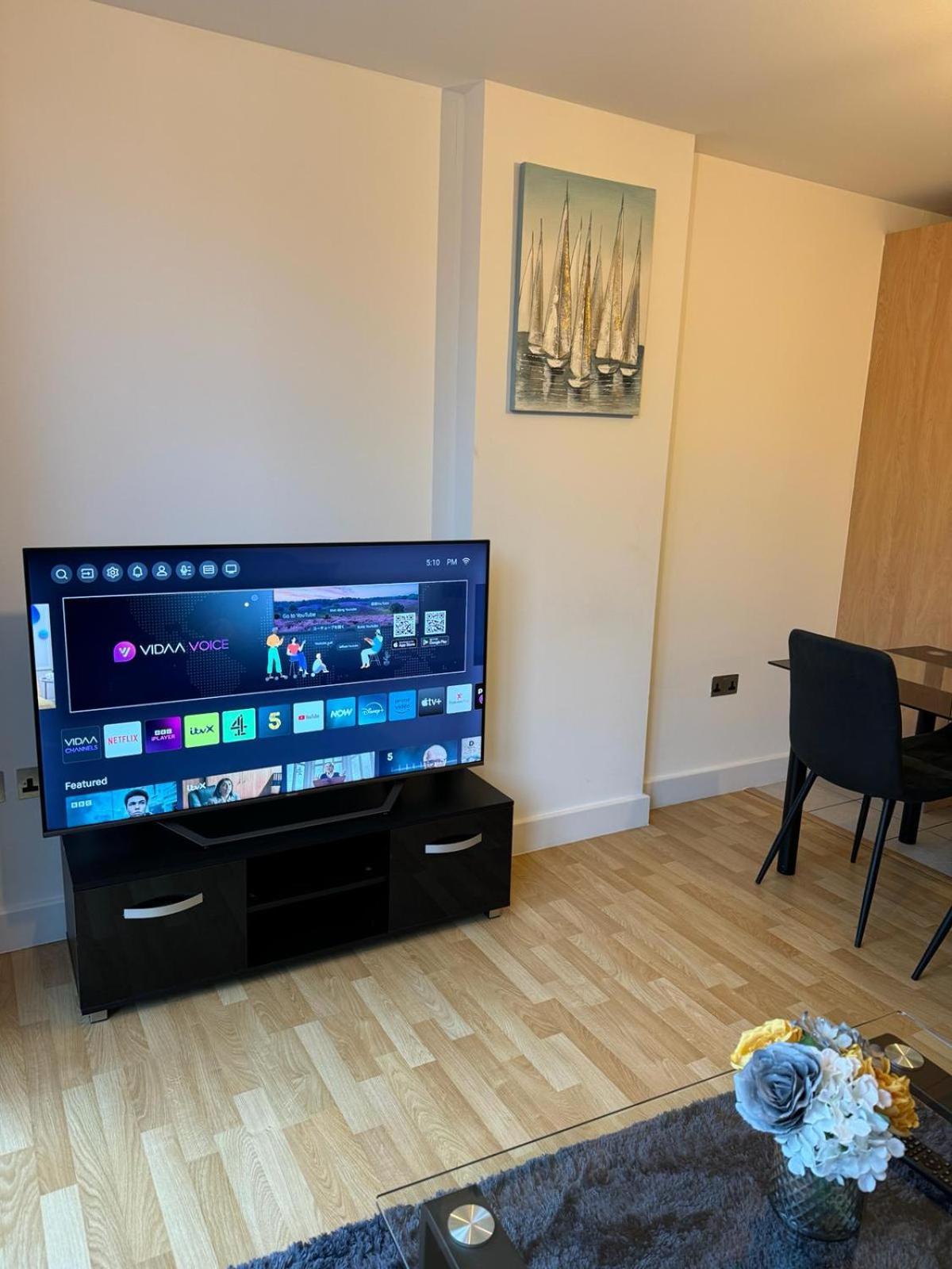 Spacious 2 Bedrooms Apartment In Stratford Лондон Экстерьер фото
