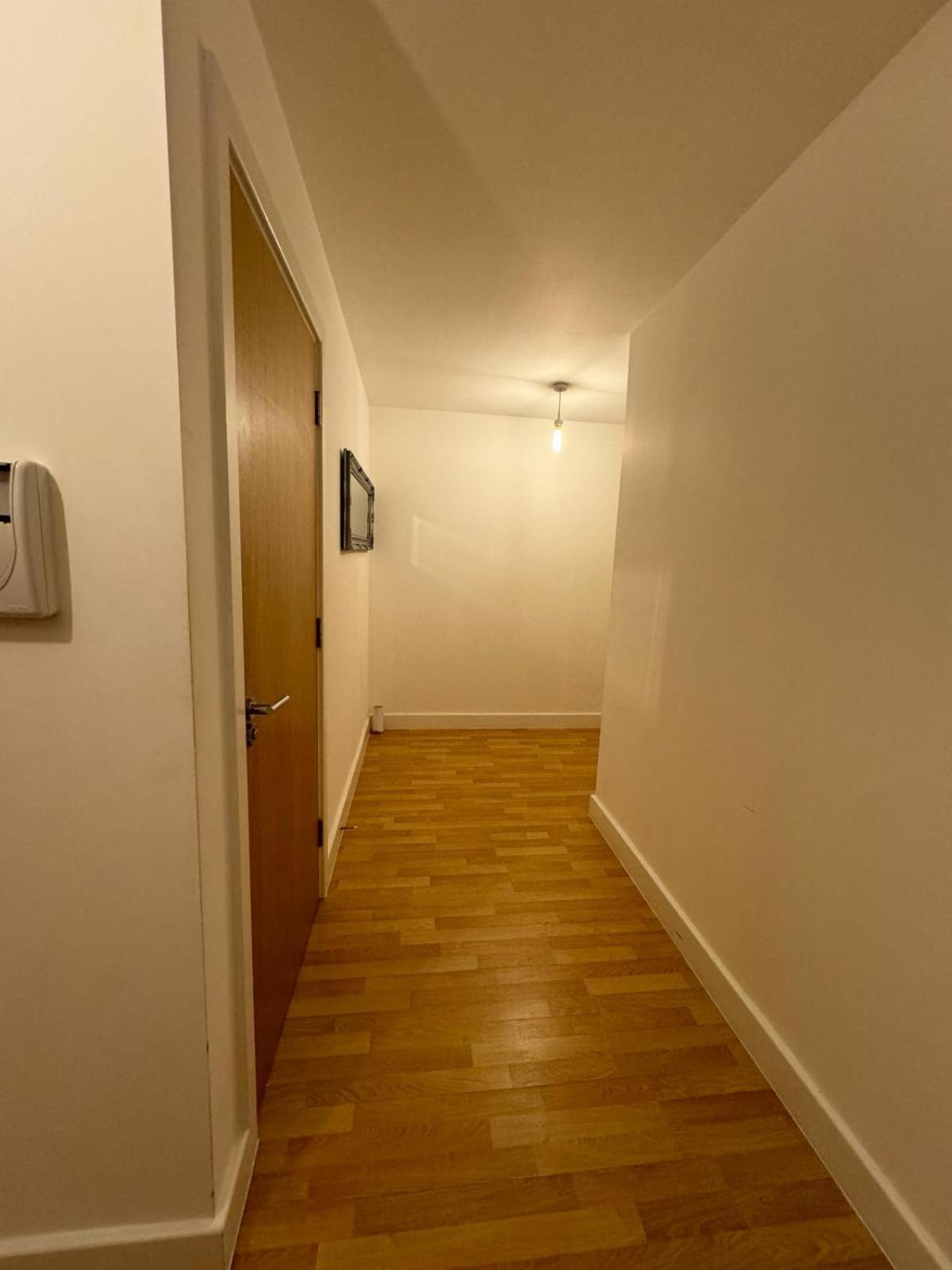 Spacious 2 Bedrooms Apartment In Stratford Лондон Экстерьер фото