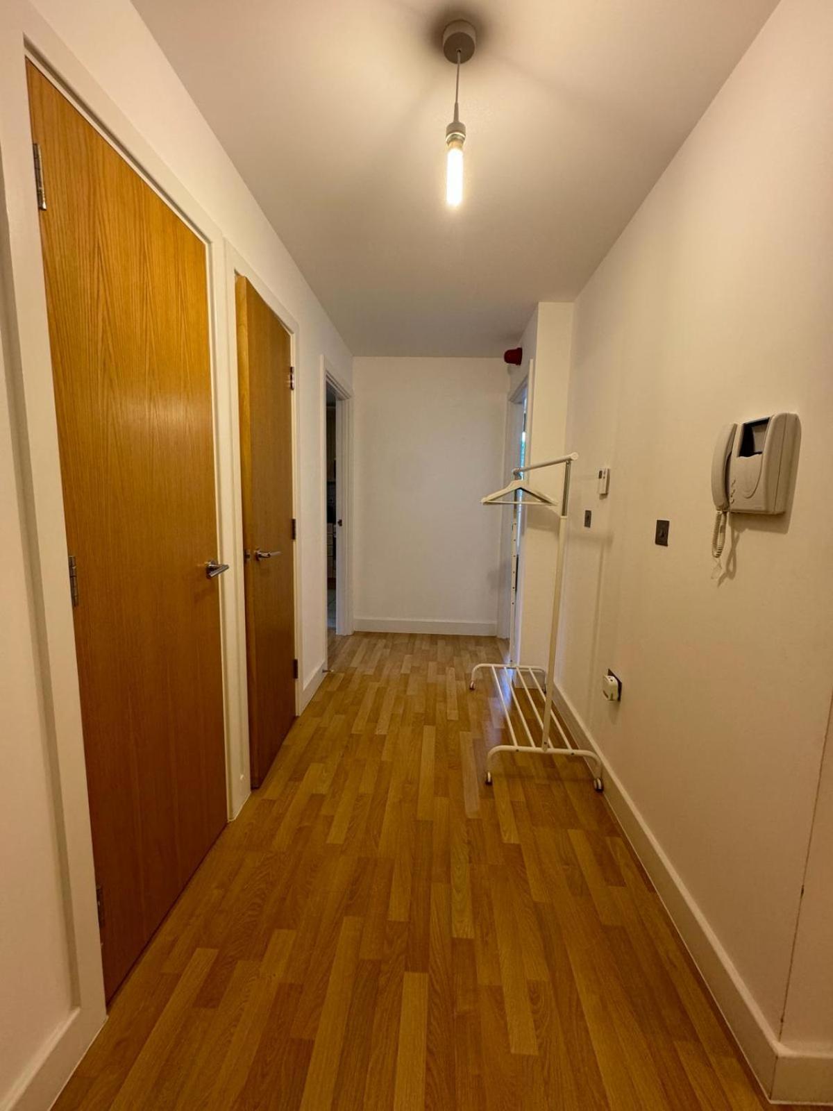 Spacious 2 Bedrooms Apartment In Stratford Лондон Экстерьер фото